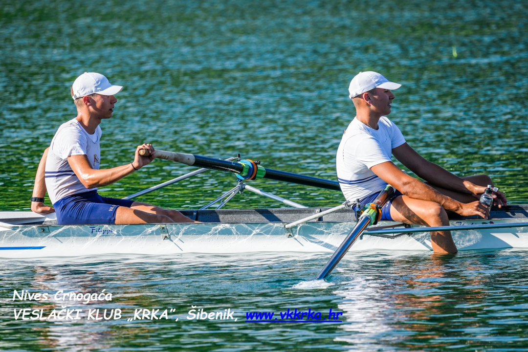 Osmerac i četverac sa mlađih juniora prvaci države, juniori 2. u četvercu sa i bez, Rita Ukić 3. u kadetskom skifu