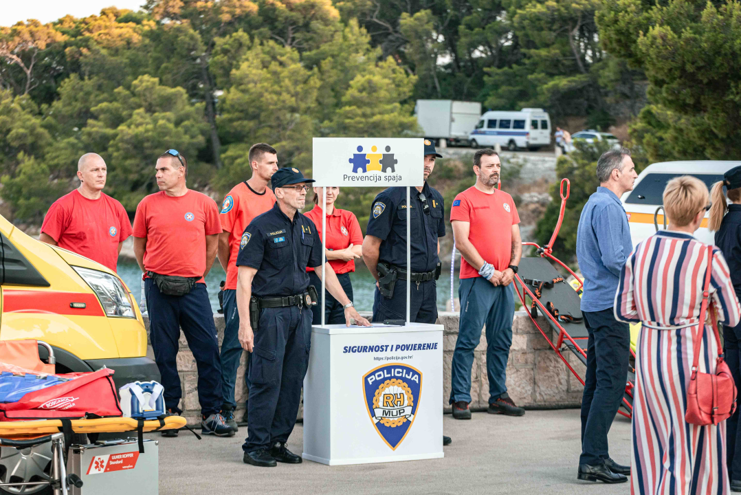 Na Martinskoj se okupili policajci, a Božinović poručio: 'Jedna smo od najsigurnijih zemalja na svijetu'