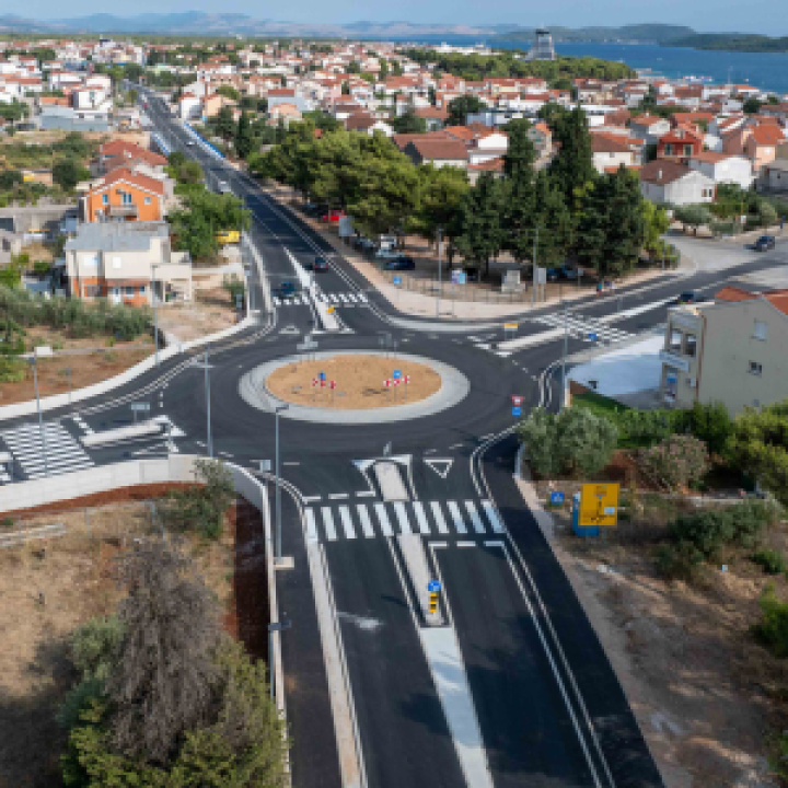 U Vodicama puštena u promet obnovljena cesta s dva nova rotora