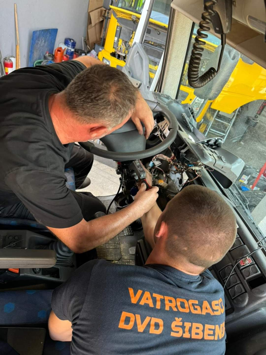 Šibenski vatrogasci nakon napornih 84 sata napokon doma