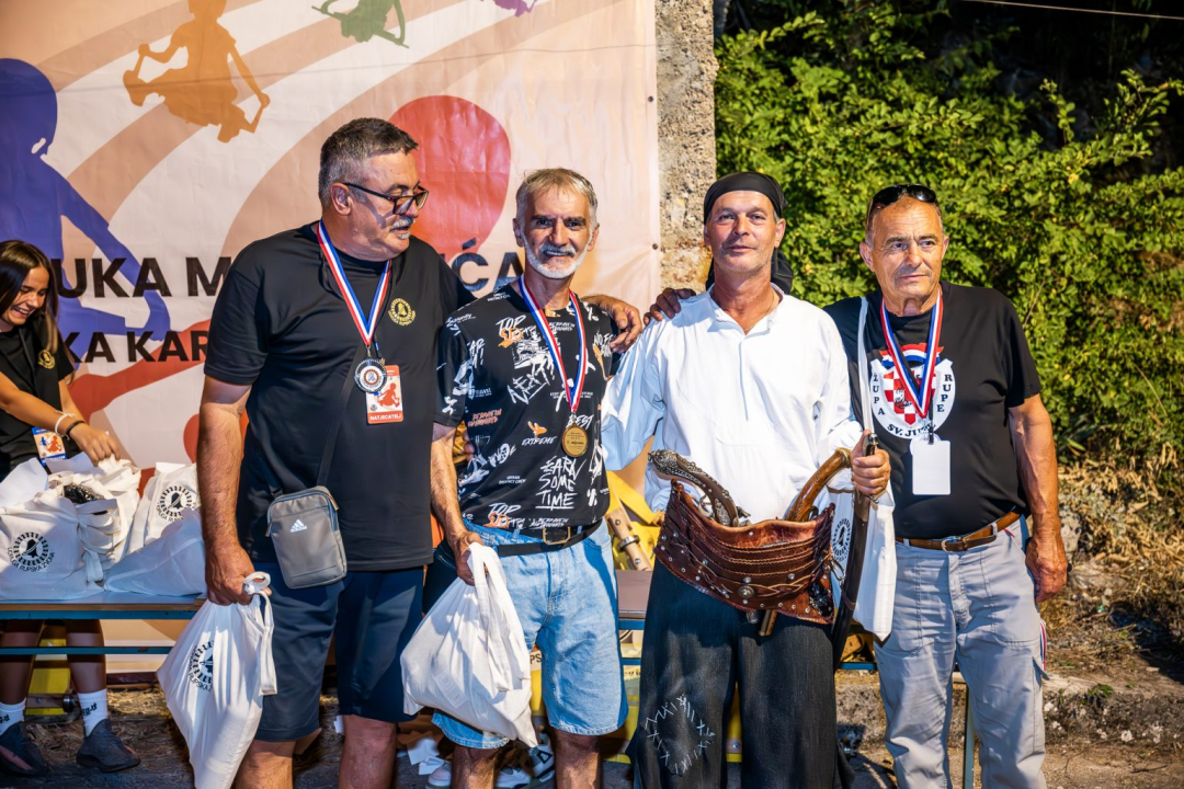 Više od 50 natjecatelja utrkivalo se na karićima kroz Rupe