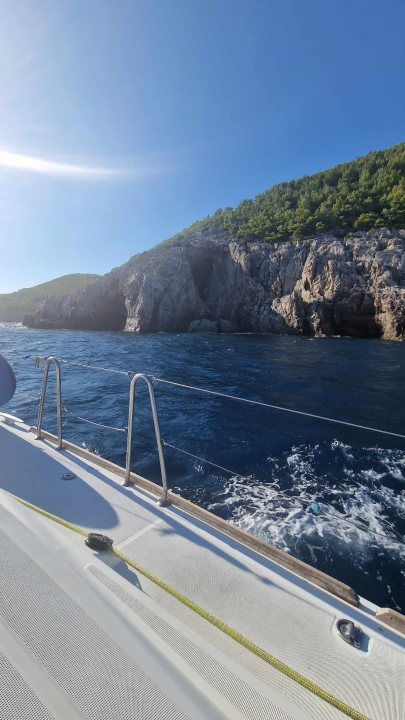 Morska avantura  ŠibenikIN-a: Tjedan dana jedrenja do Dubrovnika, prekrasnih otoka i vala uz nezaboravnu igru dupina