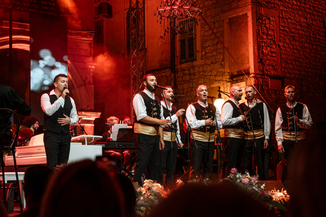 Duška Brčić-Šušak pobjednica Večeri dalmatinske šansone, Ibrica Jusić dobio nagradu za životno djelo