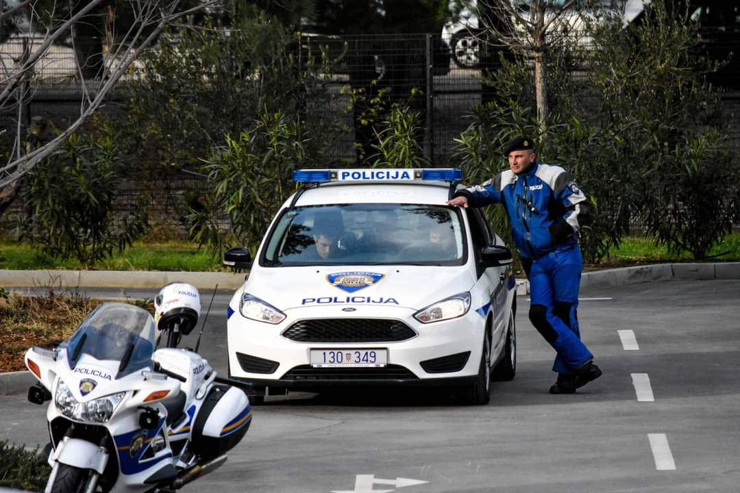 Znate li zašto su svjetla hitnih službi plava? Sve ima veze s - nacistima  