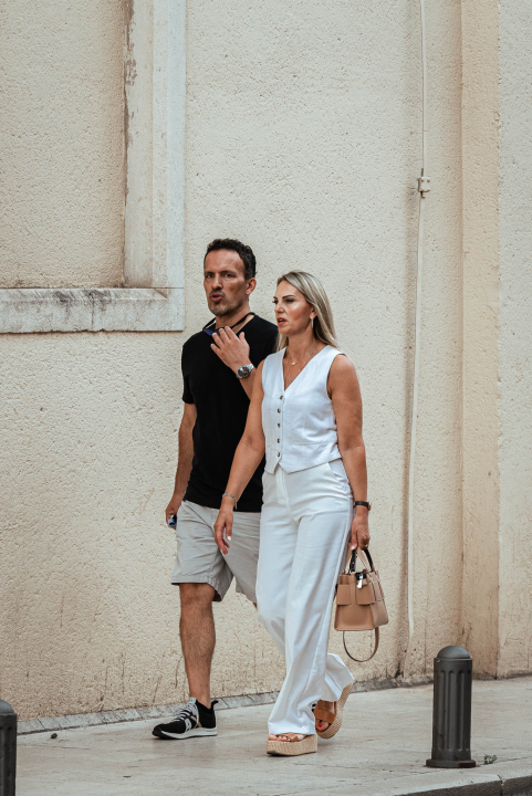 Modne kombinacije koje najavljuju šibensku jesen: Evo što su ovih dana nosile lijepe dame iz đira