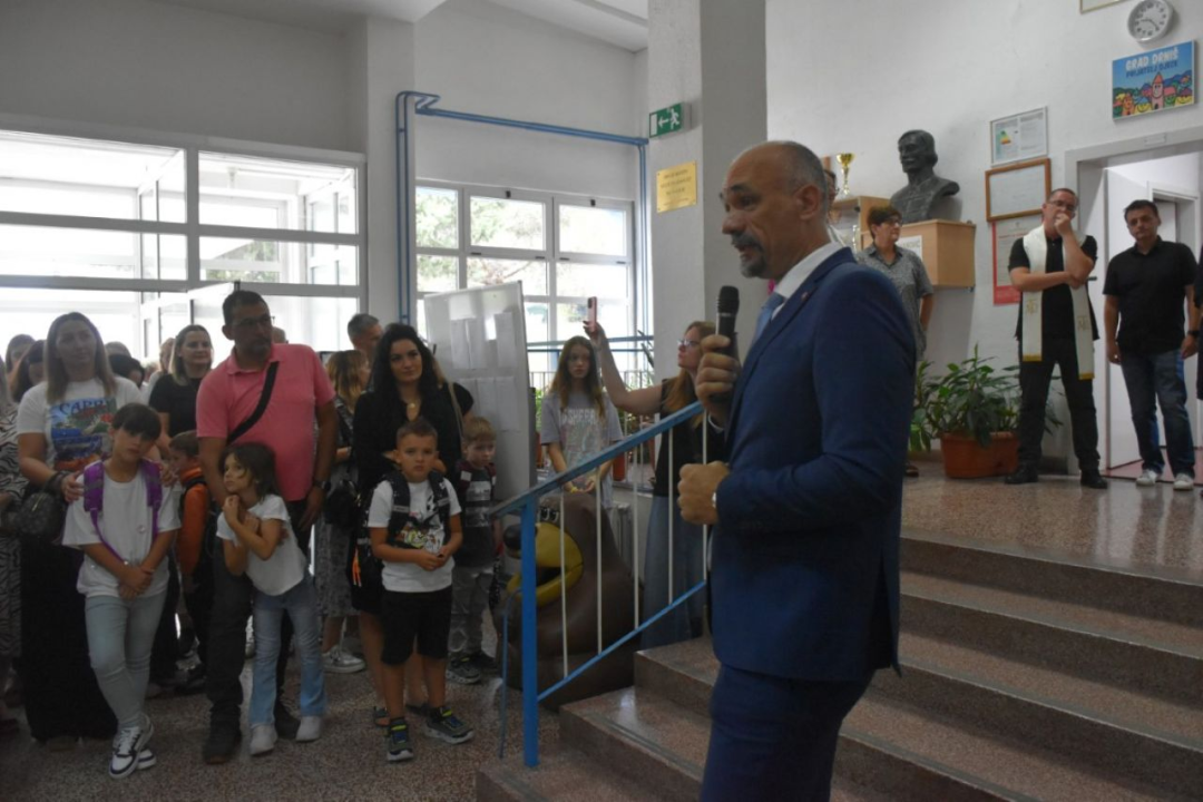 Župan Jelić posjetio drnišku osnovnu školu