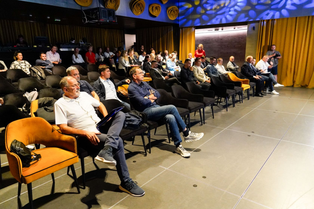 Potvrđeni dobitnici nagrada Grada, prodaje se veliko zemljište na Podima, a Šibenik je dobio i novog mrtvozornika