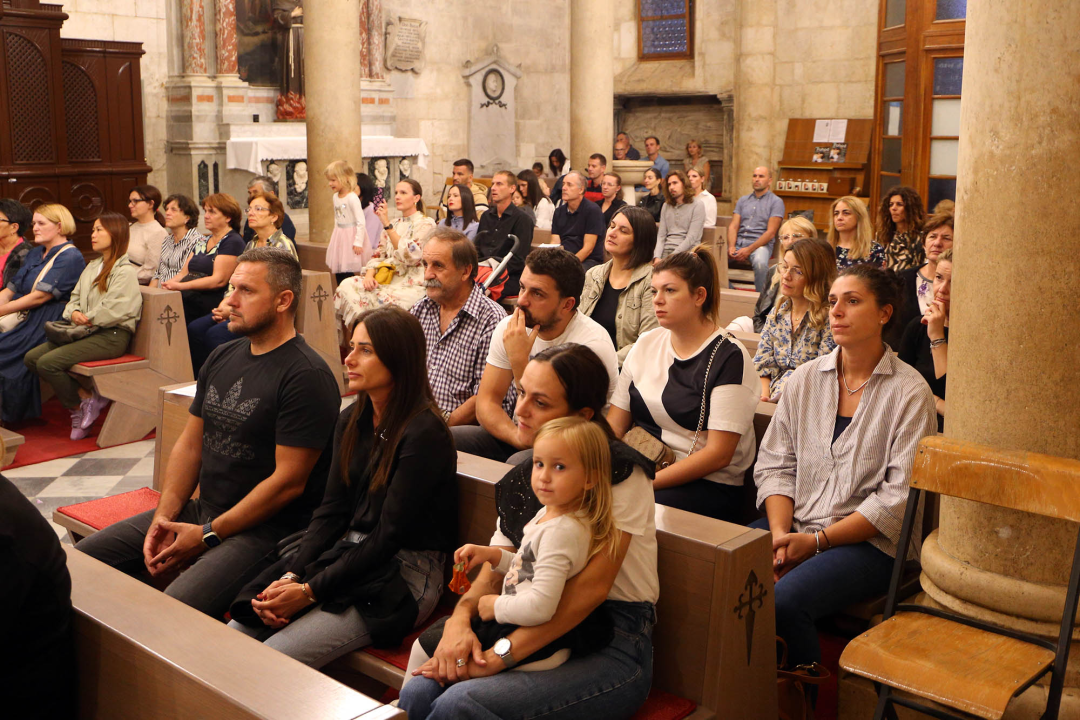 U prvom danu Devetnice sv. Mihovilu sudjelovalo šest dječjih zborova