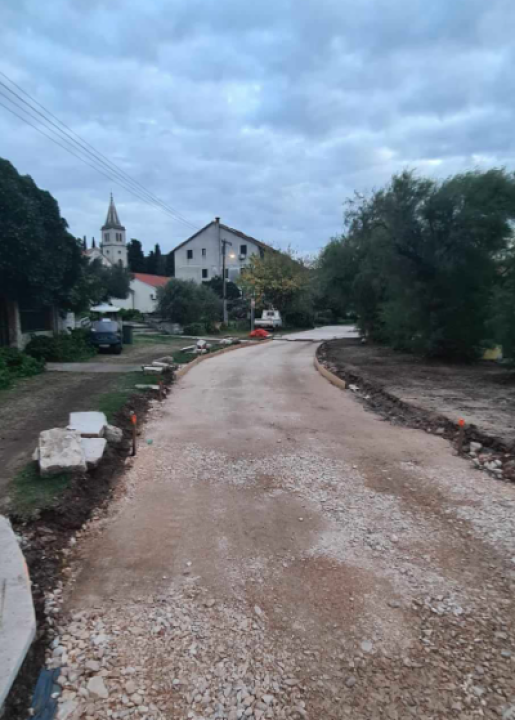 Nova kolnička konstrukcija: Uređuje se Aleja murvi na Zlarinu