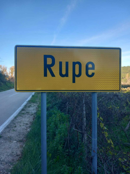 U Rupama zamijenjene stare table koje su nosile tragove iz rata