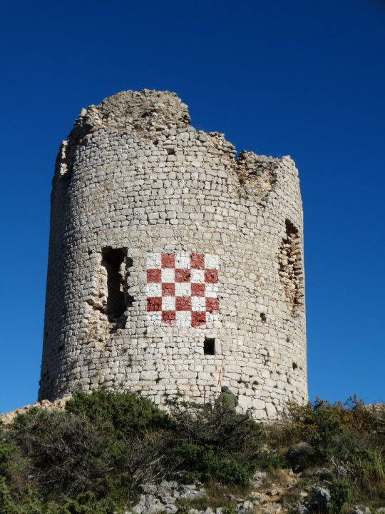 Počela obnova  Ćulina kule  u Budaku 