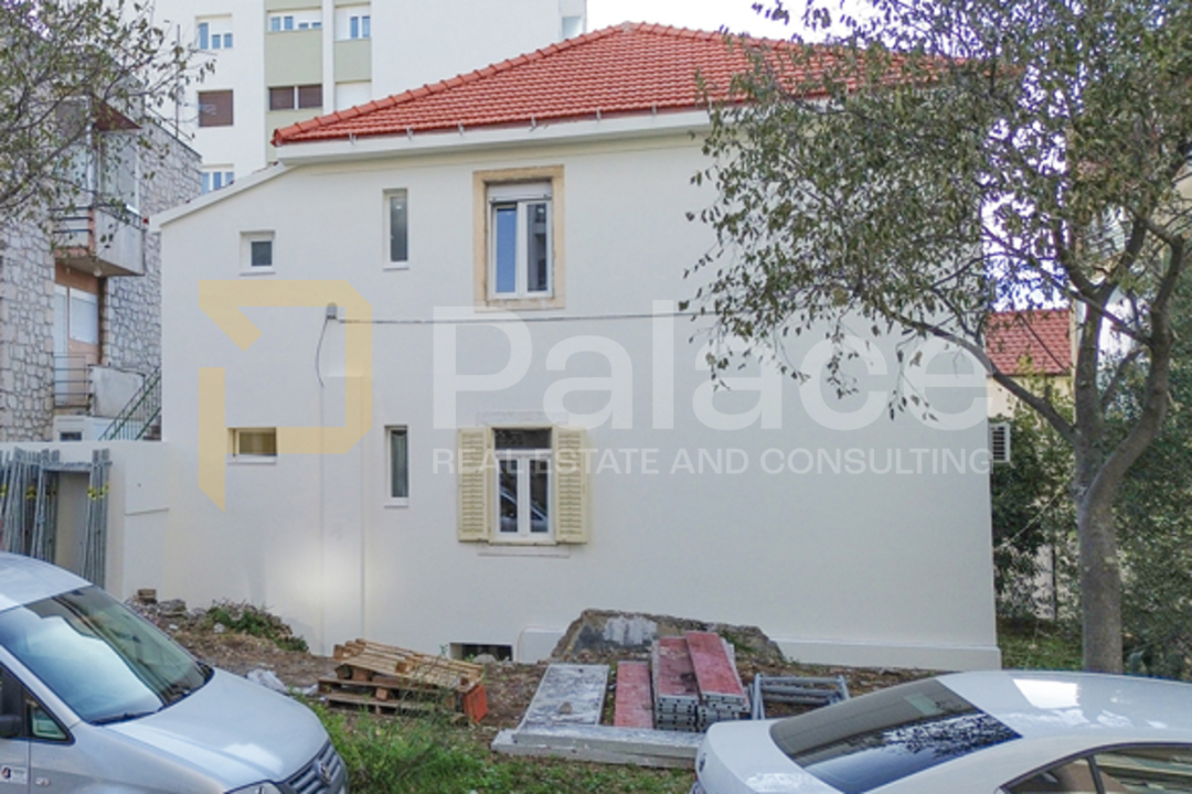 Agencija Palace: Prodaje se dvosoban stan na odličnoj lokaciji 