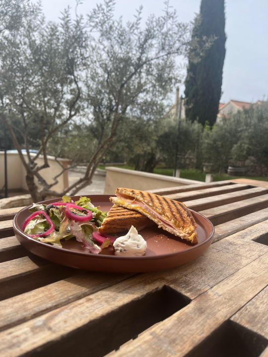 Uživajte u domaćoj spizi i blagdanskoj atmosferi Bistroa Pasarela!