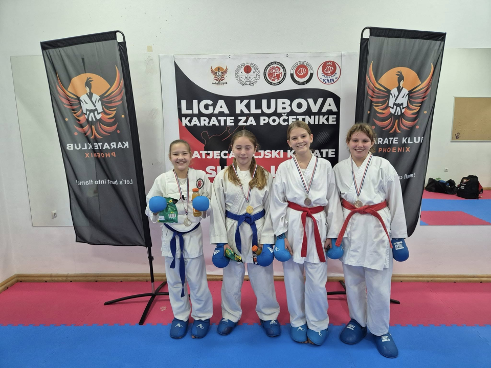 Policijski pas Tigar unio je veselje među mlade karataše u Murteru