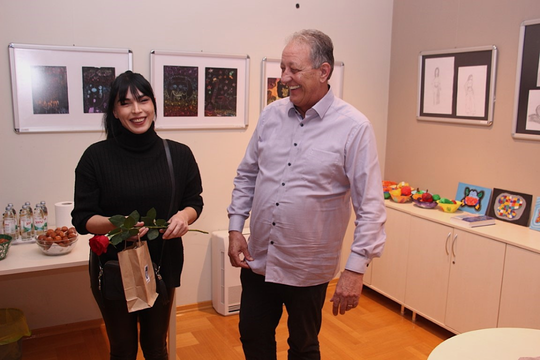 Babyboom u Vodicama: Ove godine 90 novorođenih, gradonačelnik poklonio eure i prigodne darove