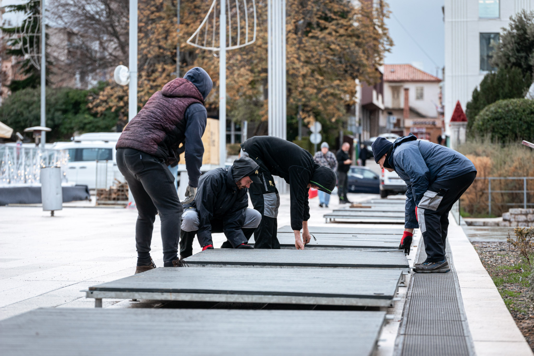 Stigle kućice: Poljana se priprema za Adventurin Sajmić