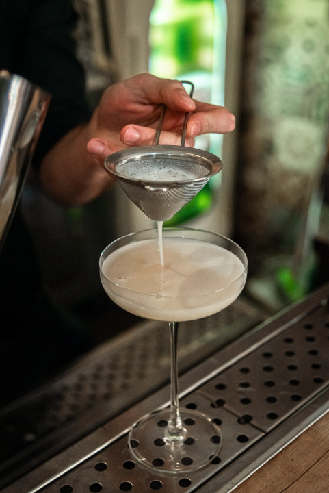 Zima u Vintage Baru: Uživajte u toplim koktelima i kreativnom programu 