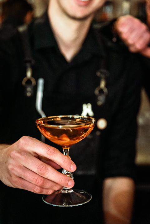 Zima u Vintage Baru: Uživajte u toplim koktelima i kreativnom programu 