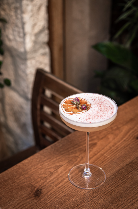 Zima u Vintage Baru: Uživajte u toplim koktelima i kreativnom programu 