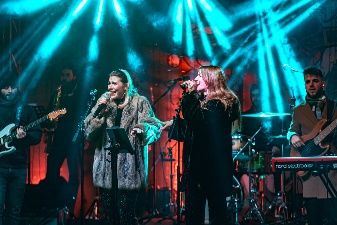 Bend s energičnim ženskim vokalima otvorio tjedan zabave na Adventuri