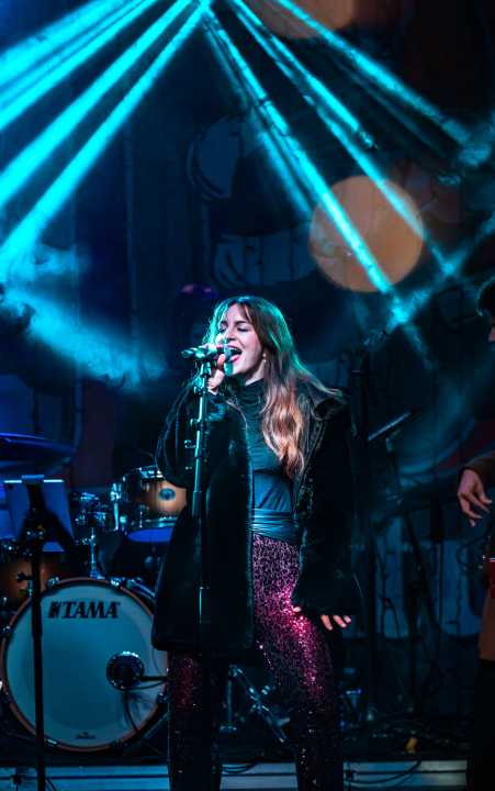 Bend s energičnim ženskim vokalima otvorio tjedan zabave na Adventuri