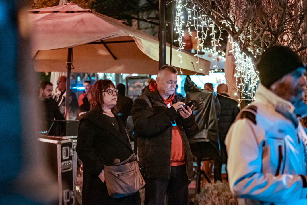 Bend s energičnim ženskim vokalima otvorio tjedan zabave na Adventuri