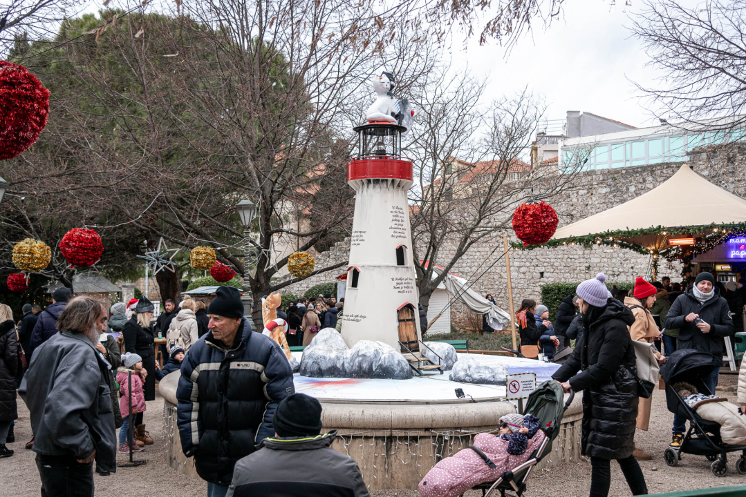 Tradicionalni koncert Fenixa: Šibenčanima bura ne ometa zabavu