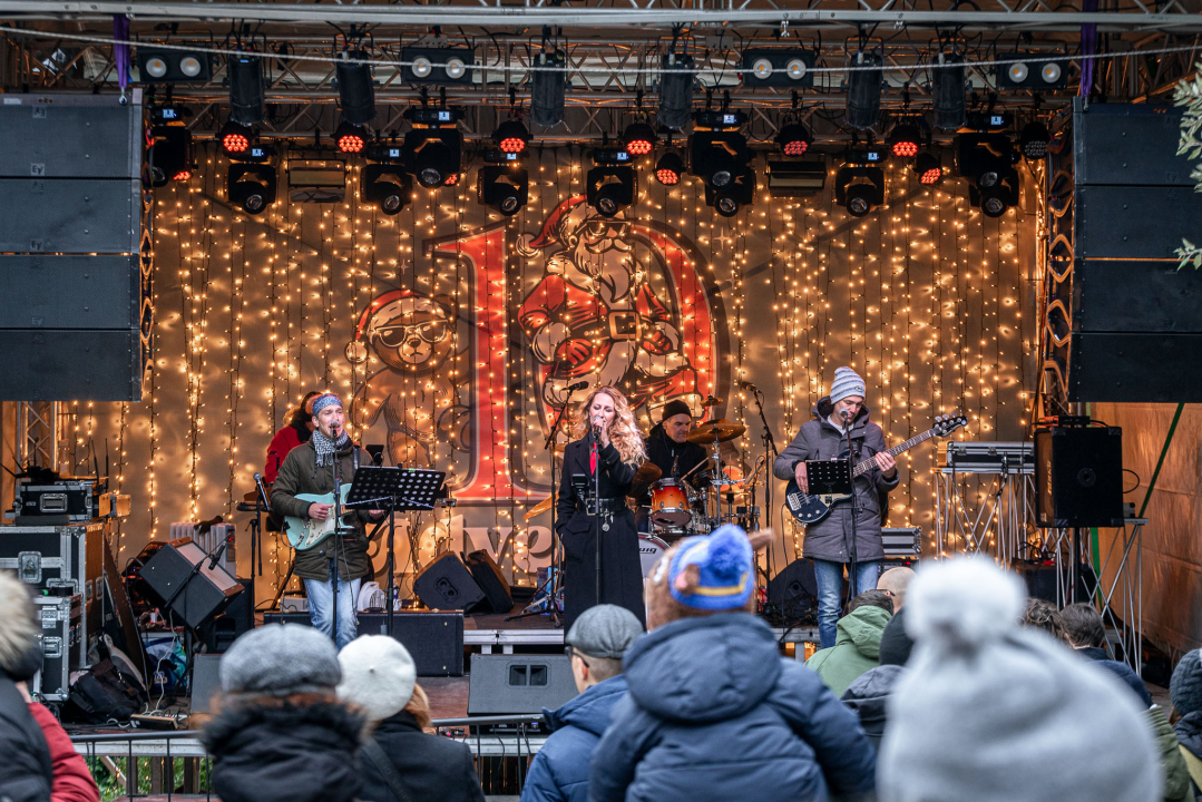 Tradicionalni koncert Fenixa: Šibenčanima bura ne ometa zabavu
