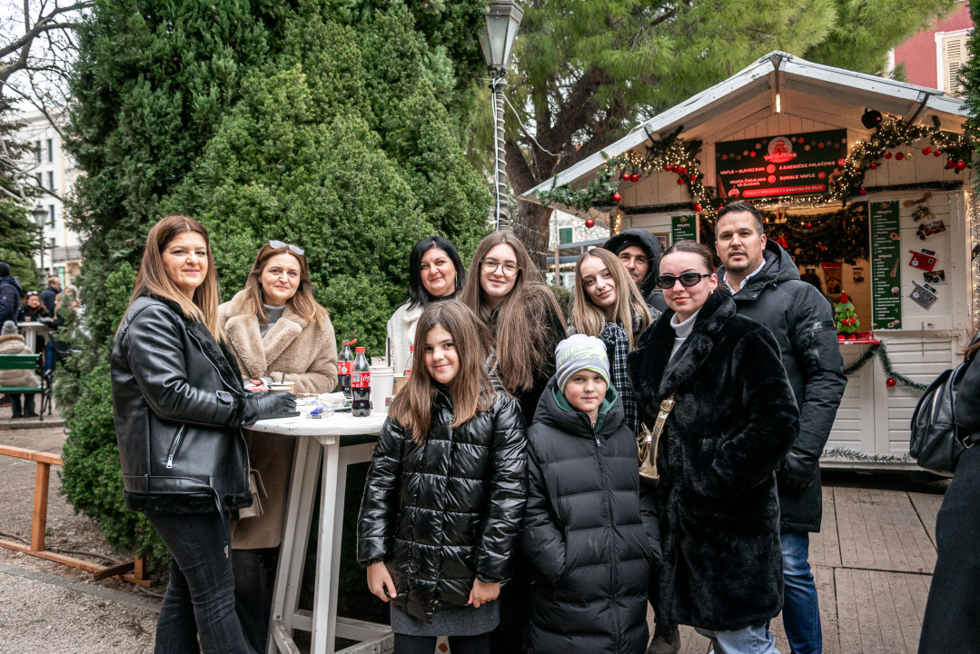 Tradicionalni koncert Fenixa: Šibenčanima bura ne ometa zabavu