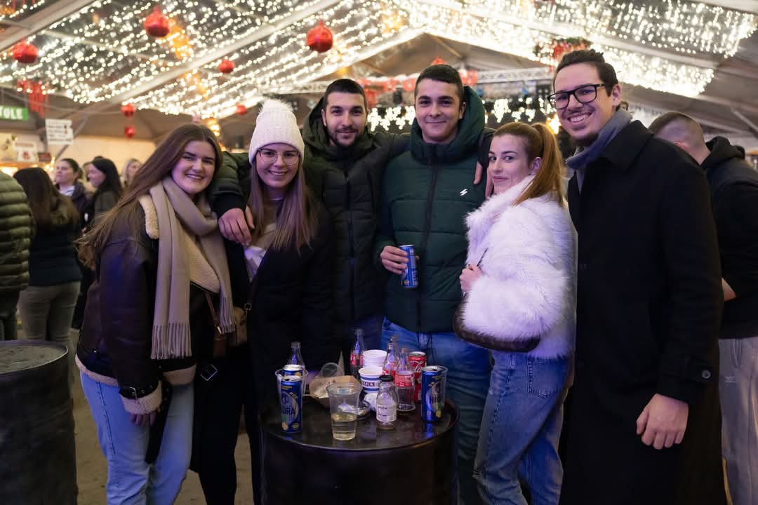 Krcato u šatoru: Adi Šoše oduševio Kninjane na Kraljevskom adventu