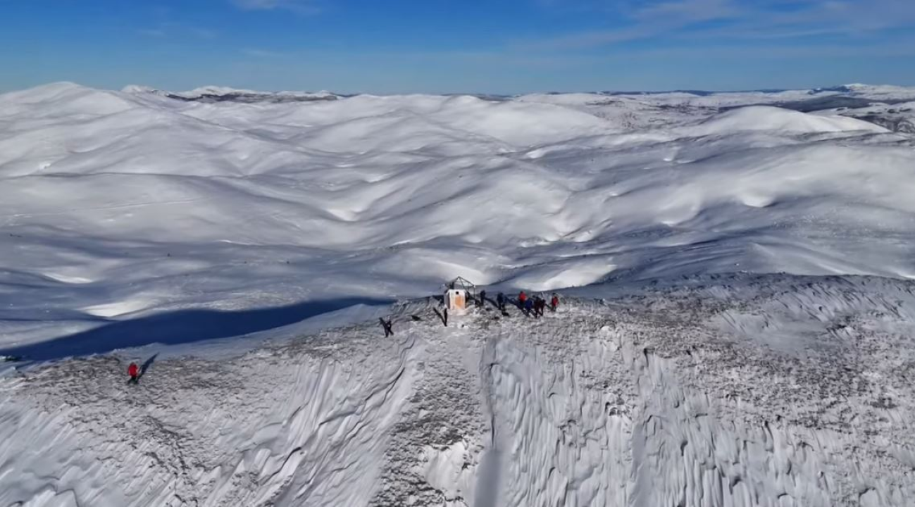 Članovi HPK-a sv. Mihovil pokazali kako zima na Dinari donosi posebnu čaroliju