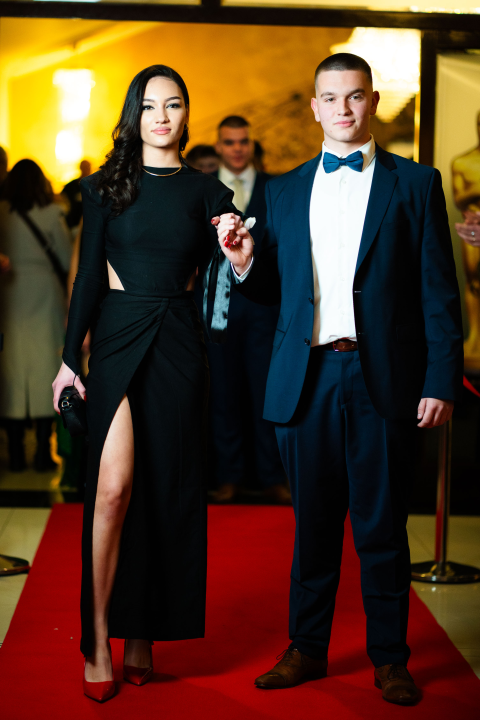 FOTOGALERIJA Zavirite na maturalni ples Industrijsko-obrtničke škole Šibenik (1)