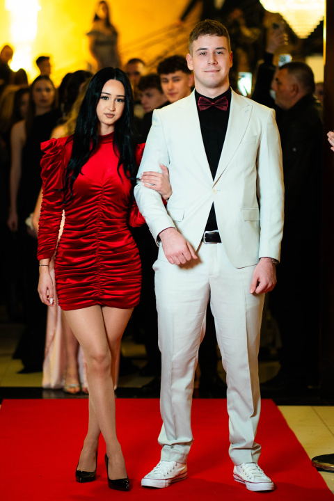 FOTOGALERIJA Zavirite na maturalni ples Industrijsko-obrtničke škole Šibenik (1)