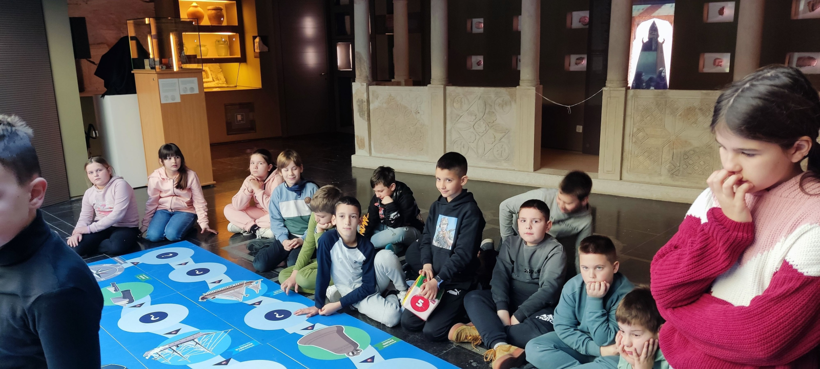 Mali meštri: Šibenski osnovnoškolci gradili bunju u Muzeju grada Šibenika 