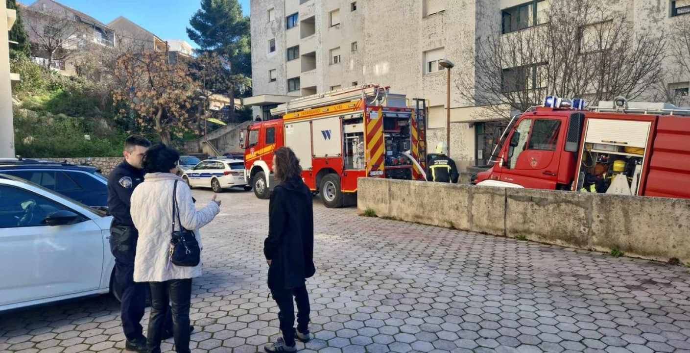 Stanari zgrade na Baldekinu evakuirani zbog požara na krovu, materijalna šteta u procjeni
