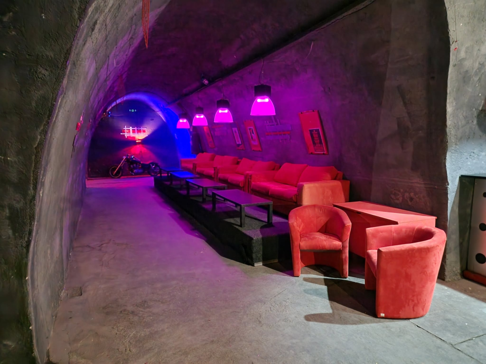 Tom Bug i VSNA u subotu za Dan žena vrte odličan house u Tunelu!