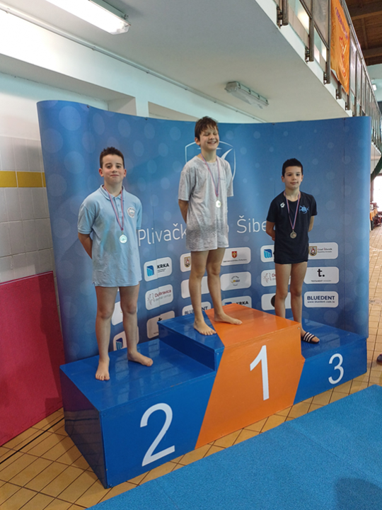FOTO: Članovi Mora Niko Koloper i Luka Šupe uzeli tri medalje na Prvenstvu Dalmacije za početnike
