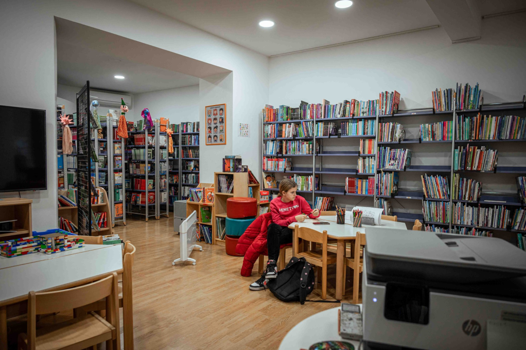 FOTO Šibenska knjižnica, zahvaljujući vrijednim djelatnicima, sasvim dobro radi u 'izvanrednim' uvjetima, ali svi jedva čekaju povratak 'kući'