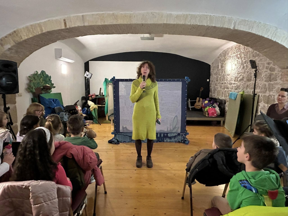 Mali lutkari iz šibenskih vrtića u Art podrumu održali smotru dječjih lutkarskih igrokaza