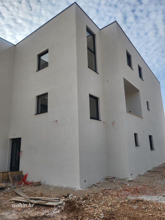 FOTO Prodaju se stanovi na mirnoj lokaciji u Vodicama!