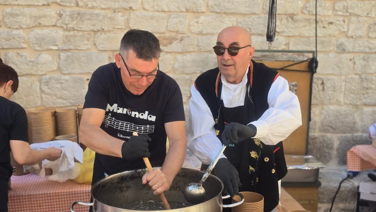 Sunčana subota i guštanje na Marendi na Maloj loži
