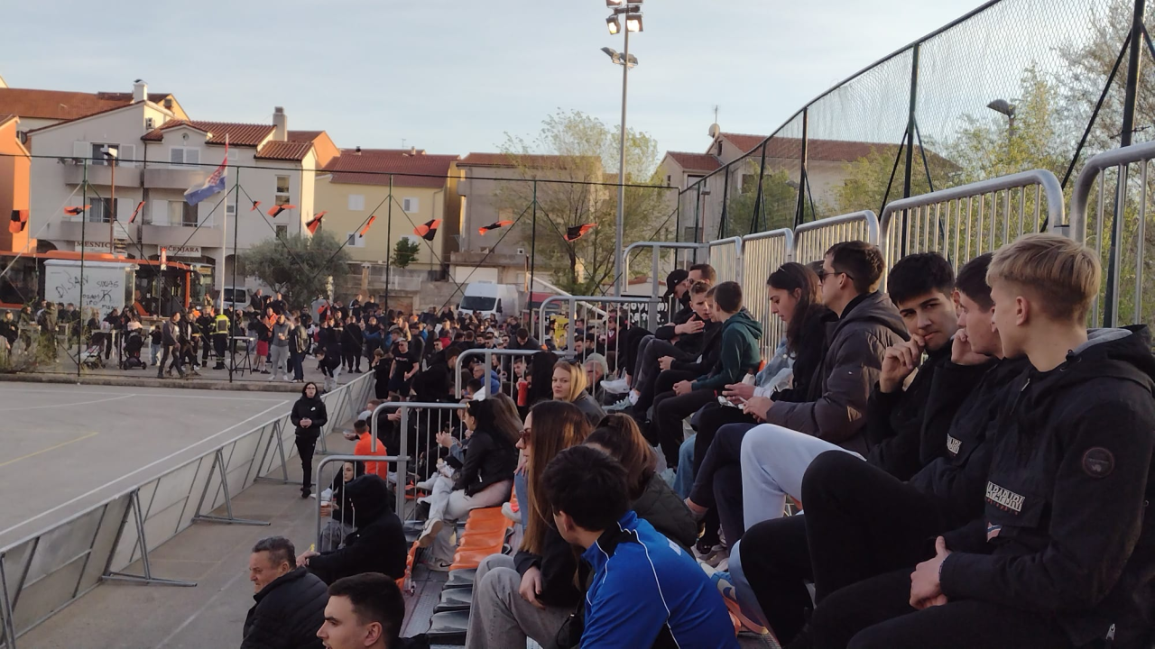 Počeo funcutski rođendanski turnir: DJ Mika morao s pulta na gol Žirja