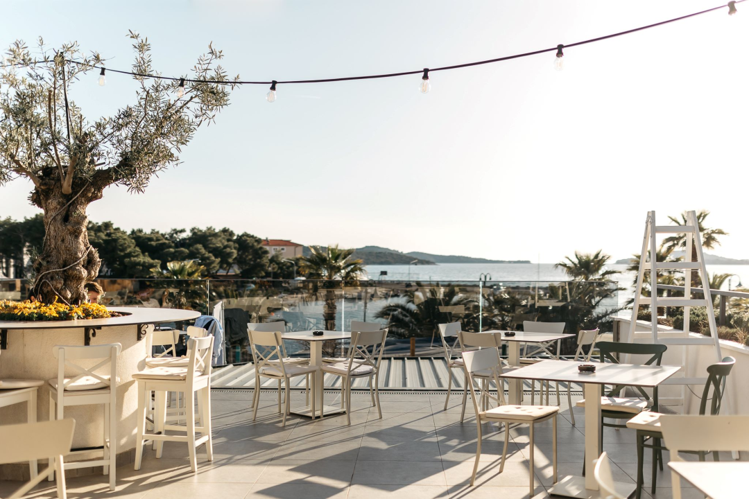Gastro raj uz more: Bistro & Bar Pomalo ponovno otvara svoja vrata za nadolazeću sezonu