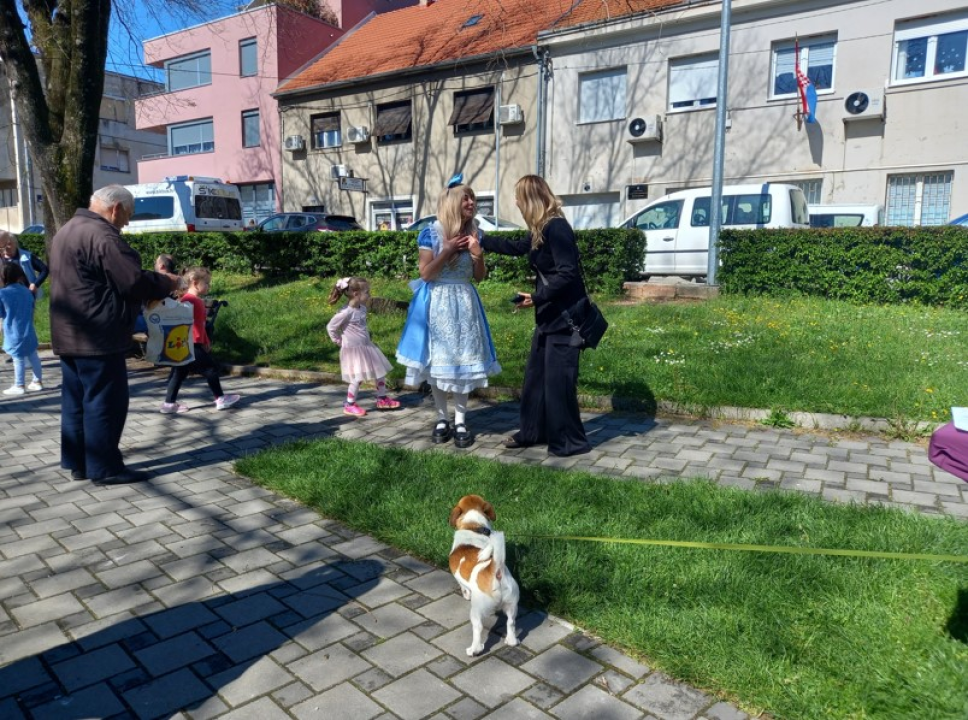 Uskrsni sajam u Kninu okupio brojne posjetitelje