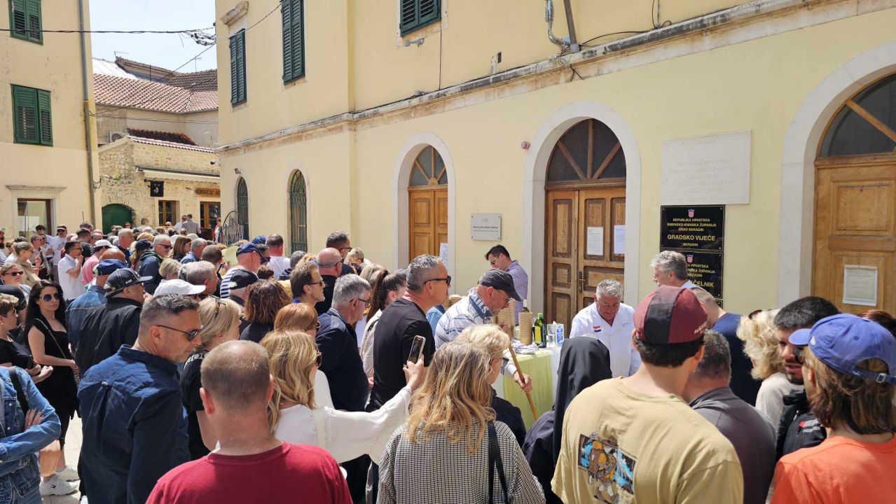 Uskrsni domjenak u Skradinu