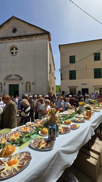Uskrsni domjenak u Skradinu