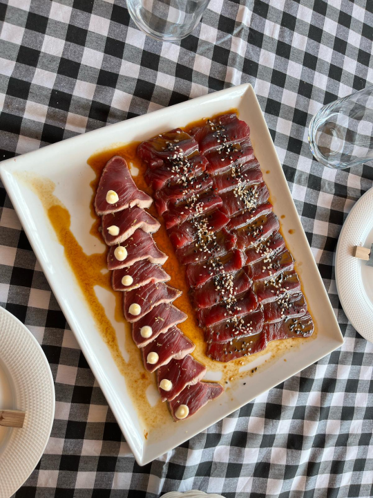 Japanska kulinarska čarolija na Kapriju: Učenici šibenskog TUŠ-a učili od chefa Enrica Krluka