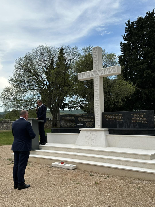 U Mirlović Zagori otkriven spomenik braniteljima