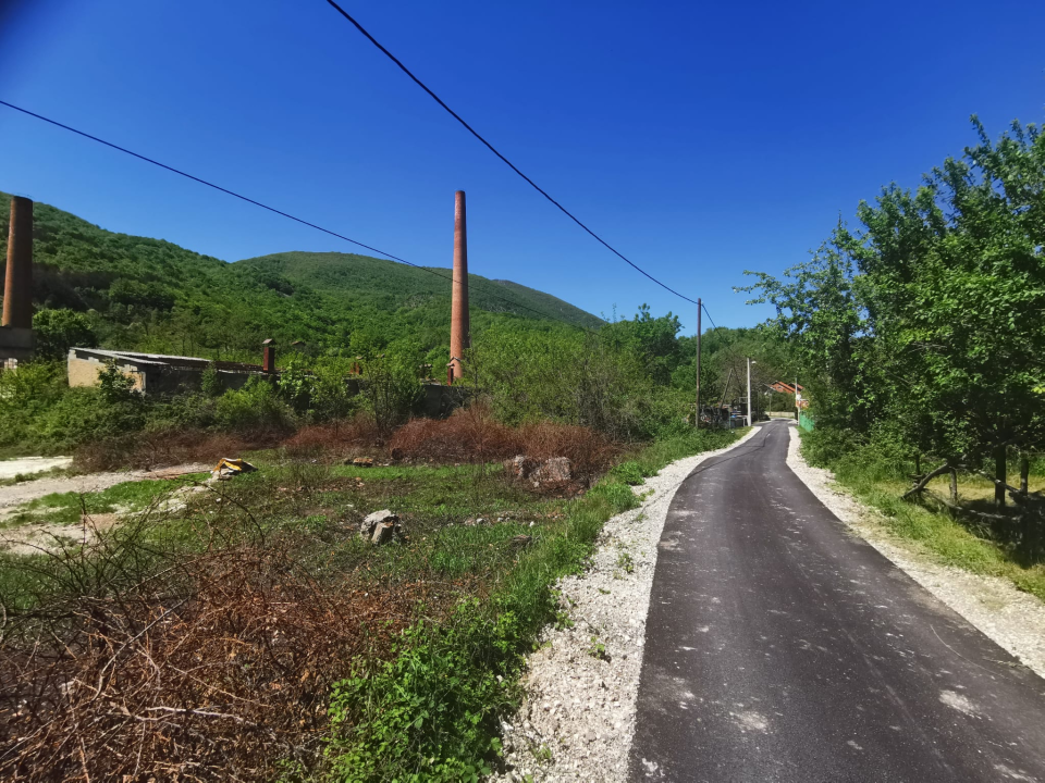 Gradu Kninu odobrena sredstava za asfaltiranje cesta u Golubiću i Strmici