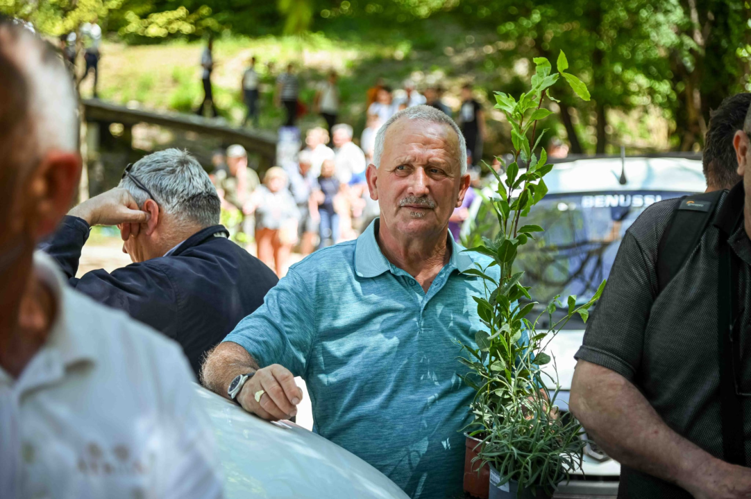 FOTO Podijeljeno 1500 sadnica lavande, mirte i lovora: Akcija ‘Rastemo zajedno’ treću godinu zaredom u NP Krka